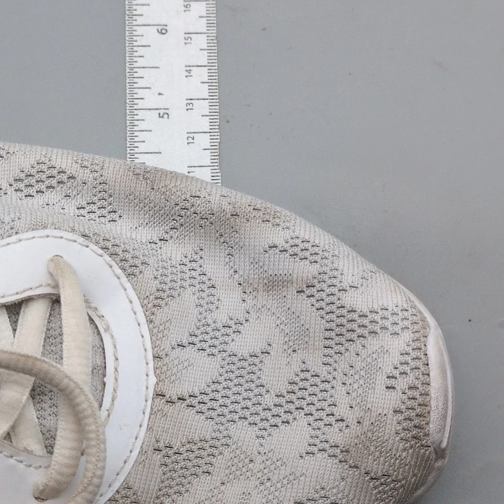 Nike Sneakers Womens Tanjun Prism White 7.5 Running Shoes Floral 902865-100‎